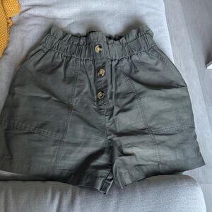Zara-NWT Olive Green High-Waisted Women Shorts-size XS